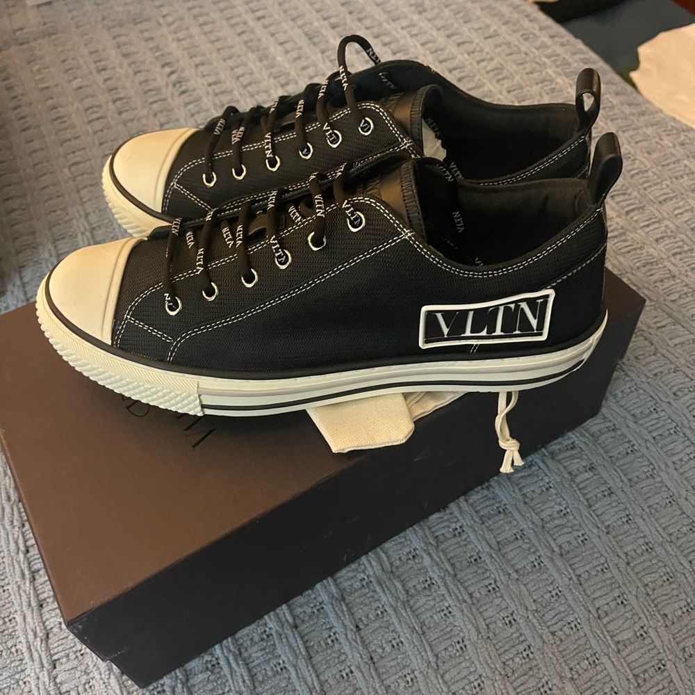 Men sneakers